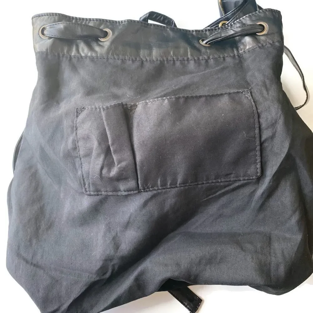 T-Shirt & Jeans Faux Leather/Creme Floral Backpack
